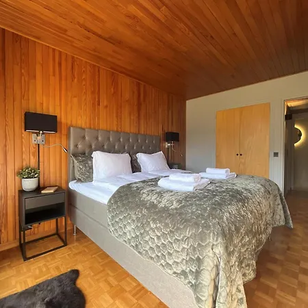 Alpine Retreat For Mountainous Adventures *