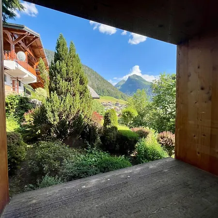 Alpine Retreat For Mountainous Adventures *